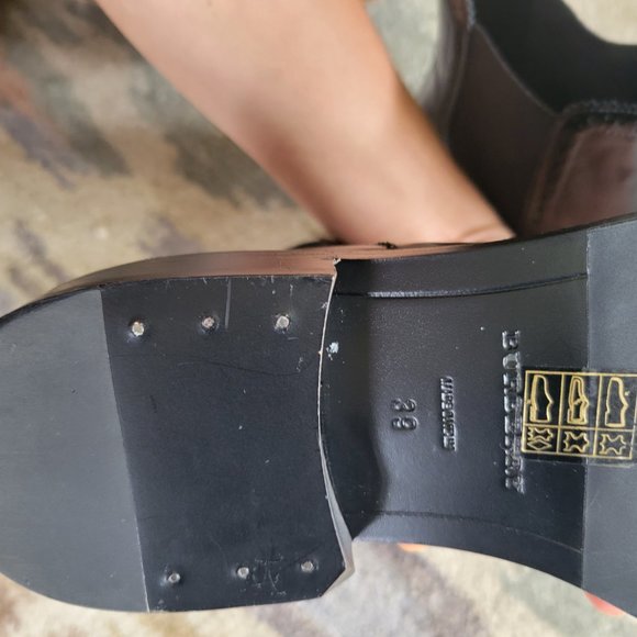 Burberry Black chelsea boots - Picture 6 of 6